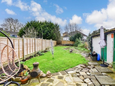 3 bedroom semi-detached house for sale in Oxford Road, Maidstone, Kent, ME15
