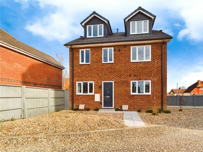 3 bedroom semi-detached house for sale in Sona Gardens, Tilehurst, Reading, Berkshire, RG30