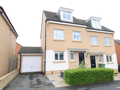 3 bedroom semi-detached house for sale in Vallum Place, Throckley, Newcastle Upon Tyne, NE15