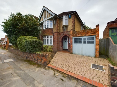 3 bedroom semi-detached house for sale in Waverley Road, Reading, RG30