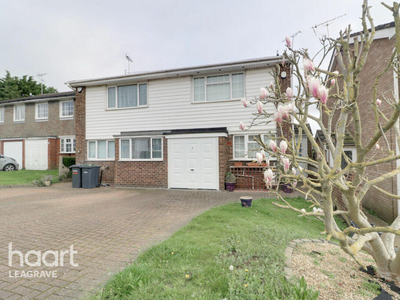3 bedroom semi-detached house for sale in Weltmore Road, Luton, LU3