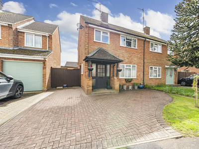 3 bedroom semi-detached house for sale in Wilmington Close, Woodley, Reading, RG5