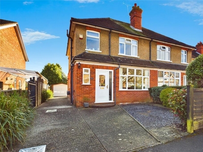 3 bedroom semi-detached house for sale in Woodland Drive, Reading, Berkshire, RG30