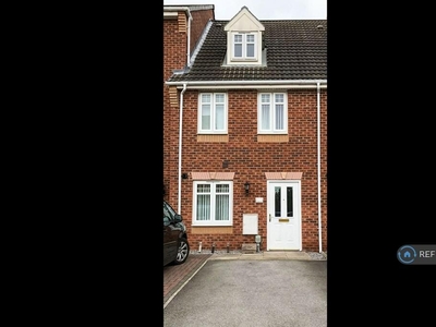 3 bedroom terraced house for rent in Staunton Park, Kingswood, Hull, HU7