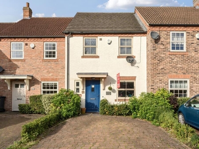 3 bedroom terraced house for sale in Burton Cliffe, Lincoln, Lincolnshire, LN1