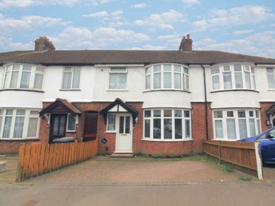 3 bedroom terraced house for sale in Oakley Close, Luton, LU4
