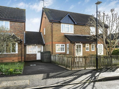 3 bedroom terraced house for sale in Orchard Grove, Caversham, Reading, RG4