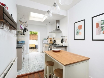 3 bedroom terraced house for sale in Shaftesbury Avenue, Bristol, BS6