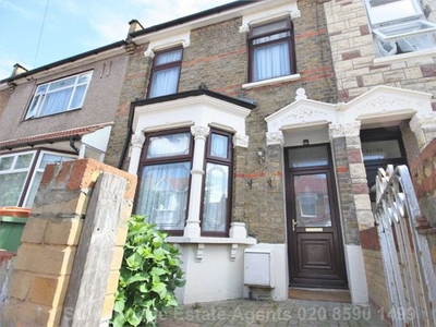 3 bedroom terraced house for sale London, E12 6TS