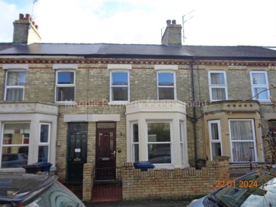 3 bedroom terraced house to rent Cambridge, CB4 1AD