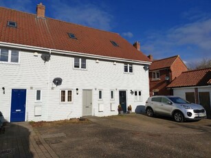 3 bedroom town house for rent in Eastgate Street, Bury St. Edmunds, Suffolk, IP33