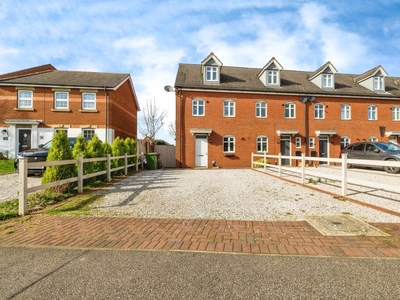 3 bedroom town house for sale in Carlton Boulevard, LINCOLN, LN2