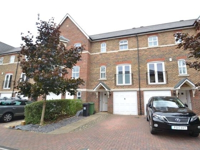 3 bedroom town house to rent Epsom, KT19 8AP