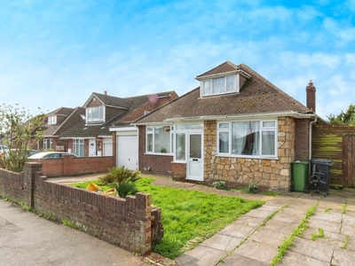 4 bedroom bungalow for sale in Ashcroft Road, Luton, LU2