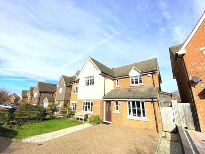 4 bedroom detached house for rent in Old Church Way, Chartham, CT4