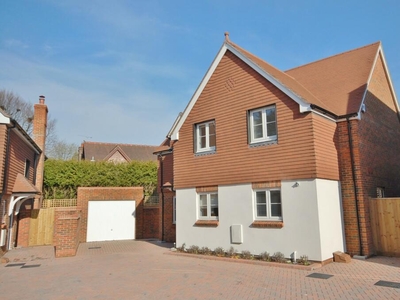 4 bedroom detached house for rent in Winchester, SO22