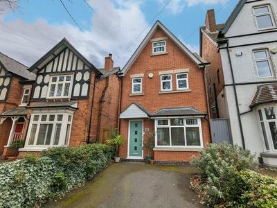 4 bedroom detached house for sale in Arden Road, Acocks Green, B27