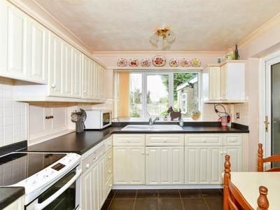 4 bedroom detached house for sale in Bray Gardens, Loose, Maidstone, Kent, ME15