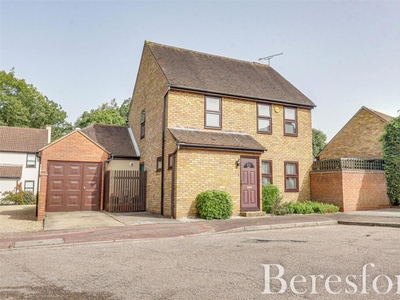 4 bedroom detached house for sale in Brentwood Place, Brentwood, CM15