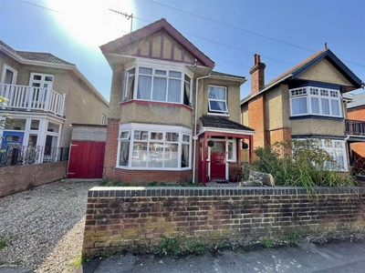 4 bedroom detached house for sale in Chatsworth Road, Bournemouth, BH8
