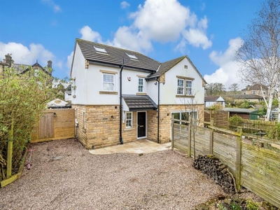 4 bedroom detached house for sale in Cleasby Road, Menston, LS29