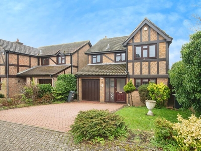 4 bedroom detached house for sale in Elmgate Drive, Bournemouth, BH7