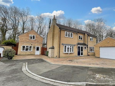 4 bedroom detached house for sale in Finningley Road, Doddington Park, Lincoln, LN6