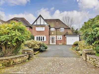 4 bedroom detached house for sale in Fitz Roy Avenue, Harborne, B17