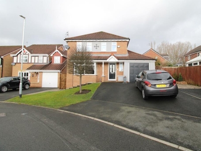 4 bedroom detached house for sale in Glade Wood Drive, Failsworth, Manchester, M35