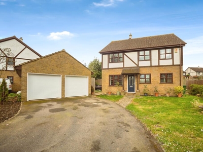 4 bedroom detached house for sale in Granary Close, Weavering, Maidstone, Kent, ME14