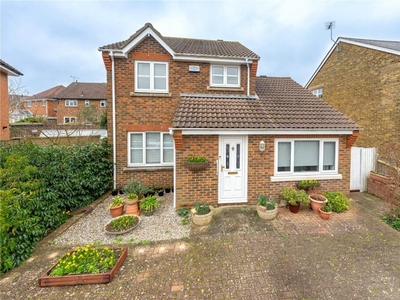 4 bedroom detached house for sale in Halfpenny Close, Maidstone, ME16