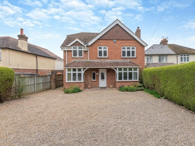 4 bedroom detached house for sale in Heath Road, Boughton Monchelsea, Maidstone, ME17