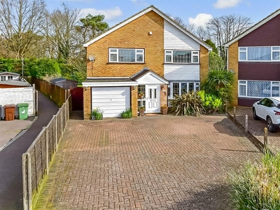 4 bedroom detached house for sale in Leigh Avenue, Loose, Maidstone, Kent, ME15