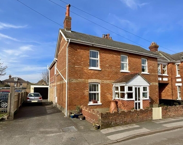 4 bedroom detached house for sale in Livingstone Road, Southbourne, Bournemouth, BH5