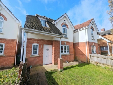 4 bedroom detached house for sale in Malvern Road, Moordown, Bournemouth, BH9