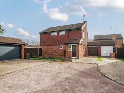 4 bedroom detached house for sale in Marfleet Close, Lower Earley, Reading, RG6