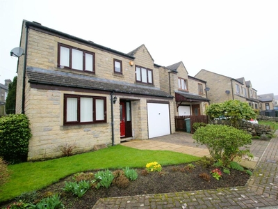 4 bedroom detached house for sale in Moulson Close, Bradford, BD6