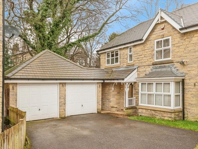 4 bedroom detached house for sale in Oakleigh Road, Clayton, Bradford, BD14