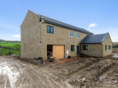 4 bedroom detached house for sale in Poppy Field Court, Scholebrook Lane, West Yorkshire, BD4