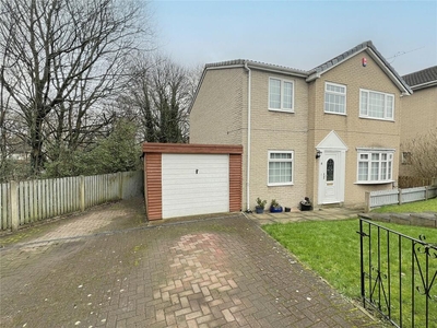 4 bedroom detached house for sale in Renshaw Street, Thackley, Bradford, BD10