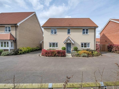 4 bedroom detached house for sale in Shearing Street, Bury St. Edmunds, IP32