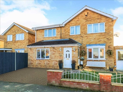 4 bedroom detached house for sale in Strahane Close, Brant Road, Lincoln, LN5