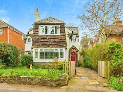 4 bedroom detached house for sale in Tuckton Road, Southbourne, Bournemouth, BH6
