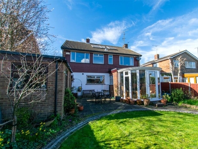4 bedroom detached house for sale in Whalley Drive, Bletchley, MK3