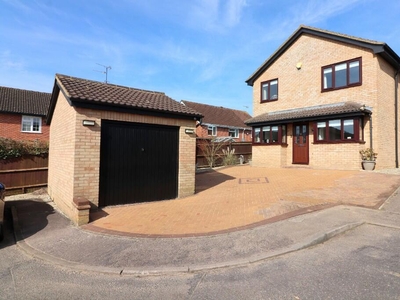 4 bedroom detached house for sale in Woodmere, Barton Hills, Luton, LU3 4DN, LU3