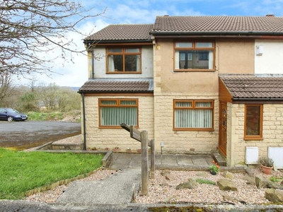 4 bedroom end of terrace house for sale in Astral View, Bradford, BD6 3AL, BD6