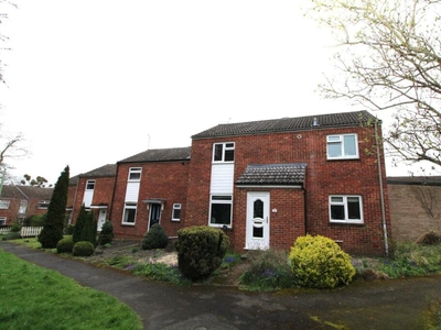 4 bedroom end of terrace house for sale in Grange Walk, Bury St. Edmunds, IP33