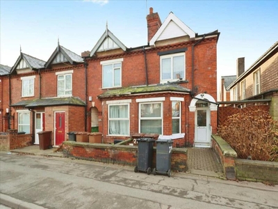 4 bedroom end of terrace house for sale in Monks Road, Lincoln, LN2