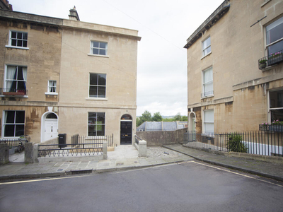4 bedroom end of terrace house for sale in Southcot Place, Bath, BA2