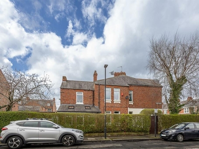 4 bedroom end of terrace house for sale in Woodbine Avenue, Gosforth, Newcastle upon Tyne, NE3